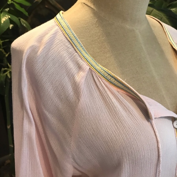 Lilou soft pink boho tribal embroidered button top - Picture 6 of 8